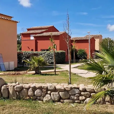 T2 4 Personnes De Vacances Avec 3 Piscines Les Hameaux De Saint Cyprien De Porto-vecchio Aparthotel Lecci