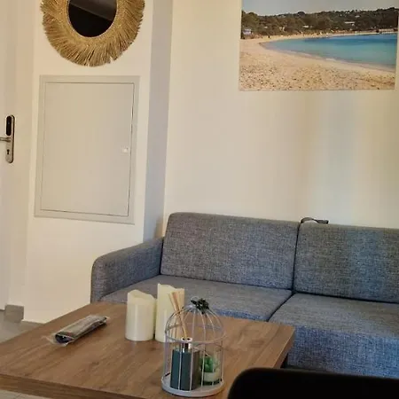 T2 4 Personnes De Vacances Avec 3 Piscines Les Hameaux De Saint Cyprien De Porto-vecchio Aparthotel 3*