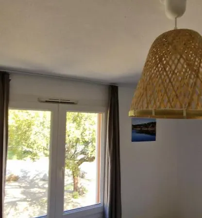 T2 4 Personnes De Vacances Avec 3 Piscines Les Hameaux De Saint Cyprien De Porto-vecchio Aparthotel 3*