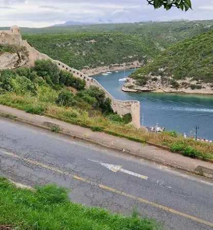 Lägenhetshotell T2 4 Personnes De Vacances Avec 3 Piscines Les Hameaux De Saint Cyprien De Porto-vecchio Lecci