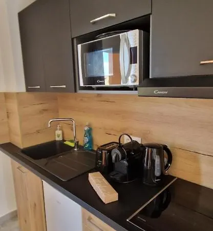 Aparthotel T2 4 Personnes De Vacances Avec 3 Piscines Les Hameaux De Saint Cyprien De Porto-vecchio 3*