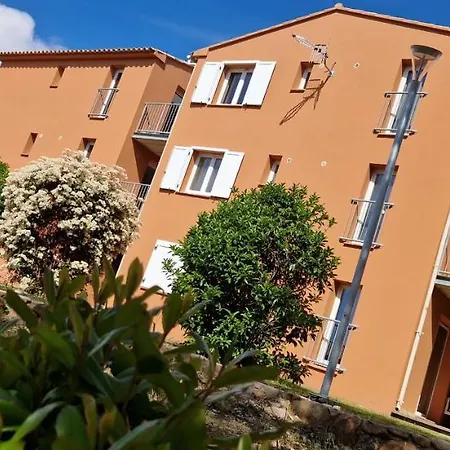 T2 4 Personnes De Vacances Avec 3 Piscines Les Hameaux De Saint Cyprien De Porto-vecchio 3* Lecci