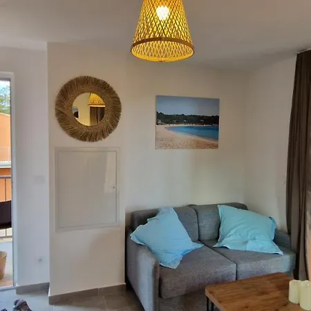 T2 4 Personnes De Vacances Avec 3 Piscines Les Hameaux De Saint Cyprien De Porto-vecchio Aparthotel 3*
