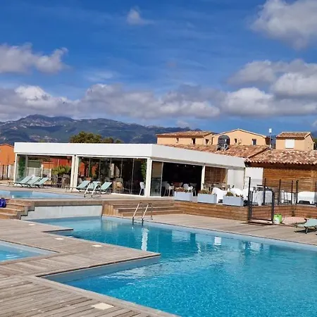 T2 4 Personnes De Vacances Avec 3 Piscines Les Hameaux De Saint Cyprien De Porto-vecchio Lecci